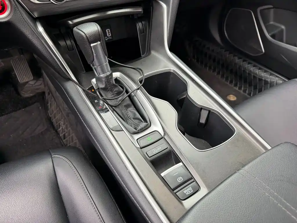 Honda Accord 2022 — фото 9