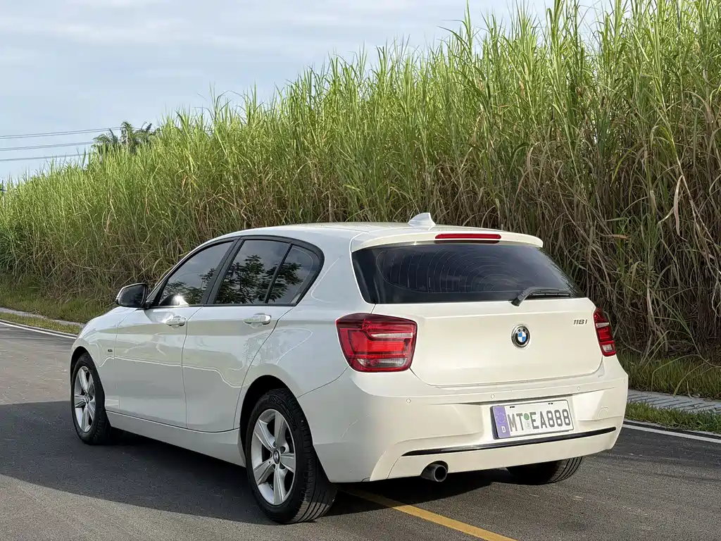 BMW 1 Series 2015 — фото 9