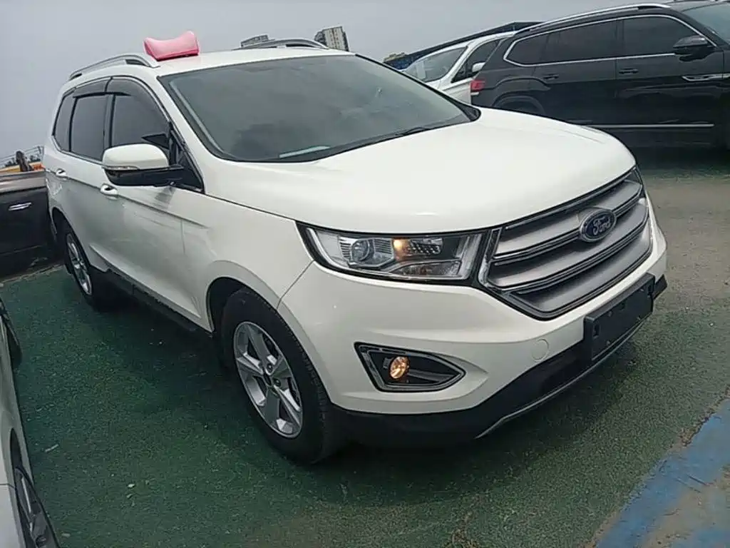 Ford Edge 2016 — фото 22