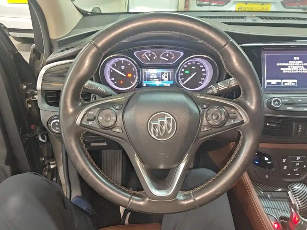 Buick Envision Plus 2020 — фото 11
