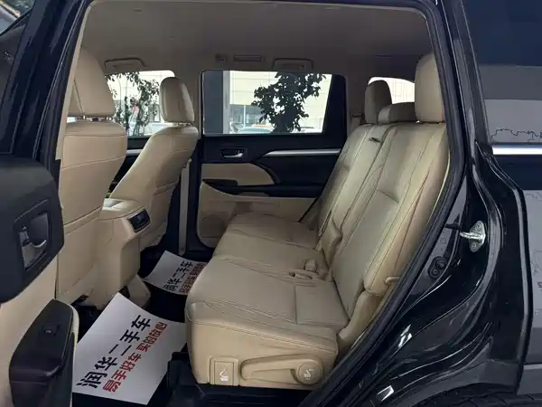 Toyota Highlander 2021