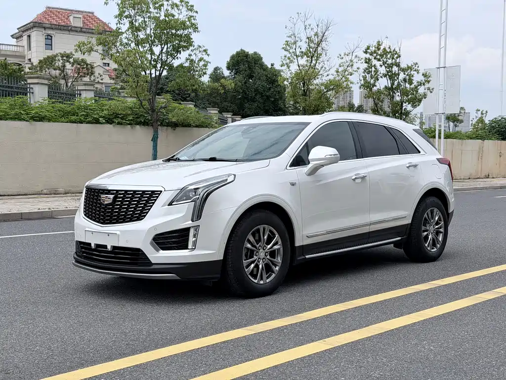 Cadillac XT5 2020 — фото 1