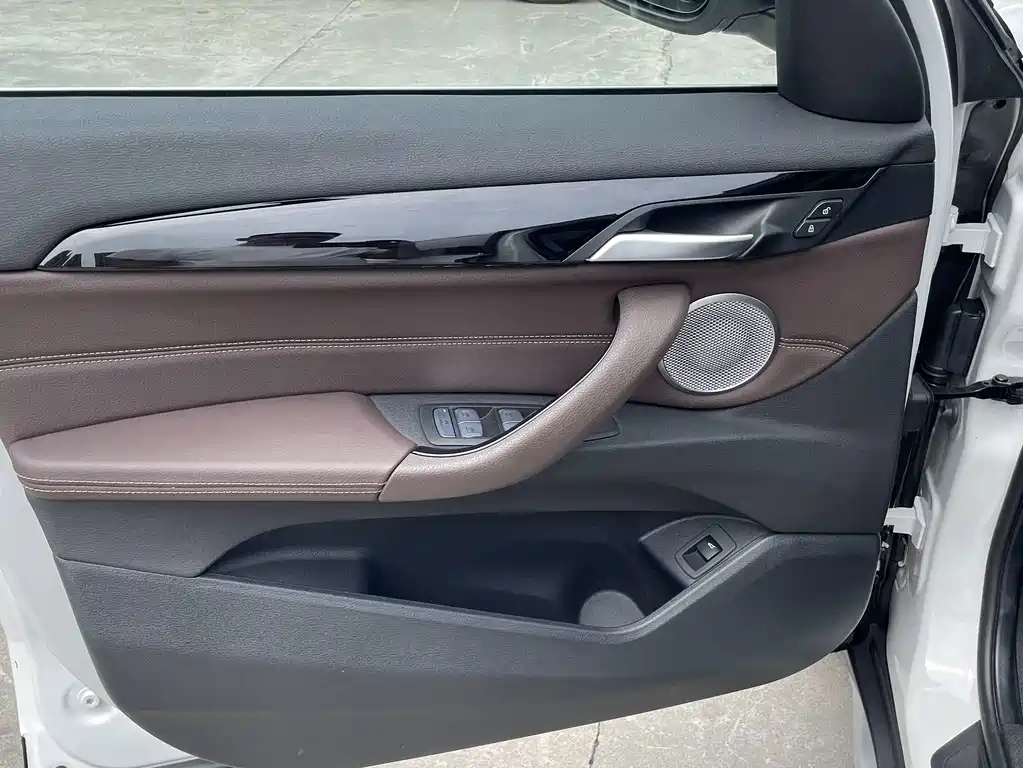 BMW X1 2022 — фото 12