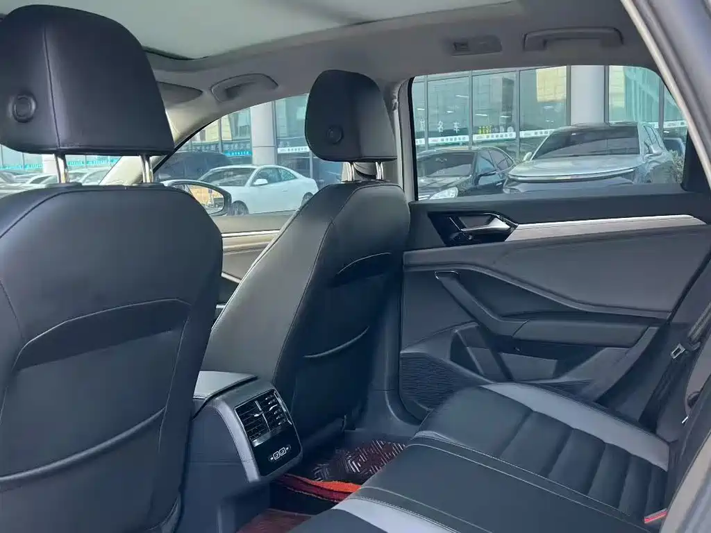 Volkswagen Sagitar 2023