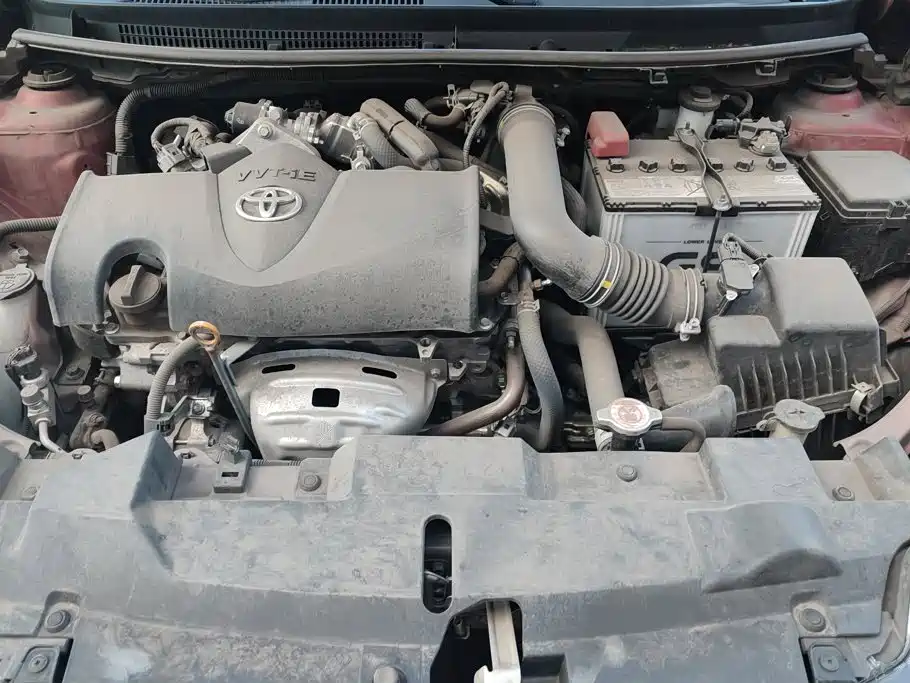 Toyota Yaris L 2022 — фото 10