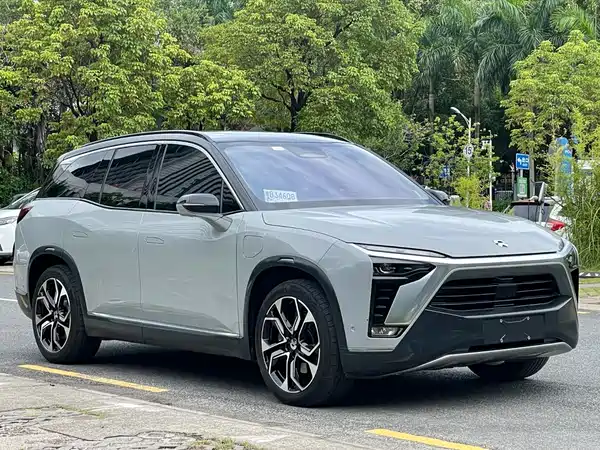 NIO ES8 2021
