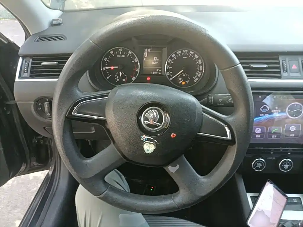 Skoda Octavia 2015 — фото 11