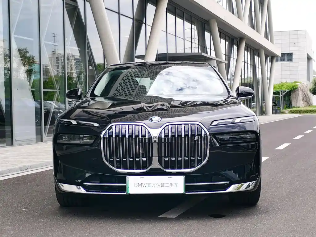 BMW i7 2025 — фото 2