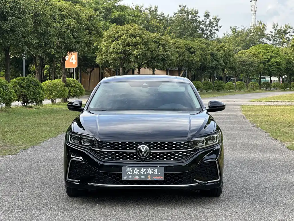 Volkswagen Passat 2023
