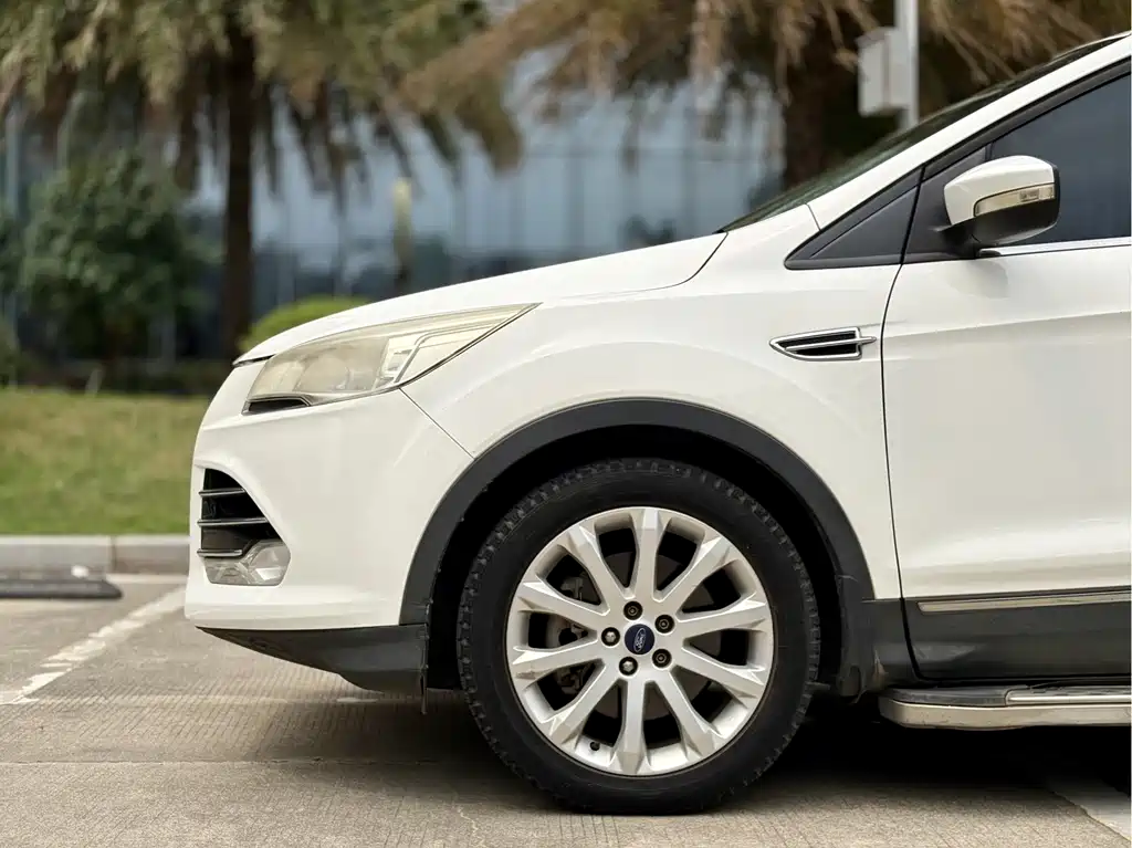 Ford Kuga 2014 — фото 17