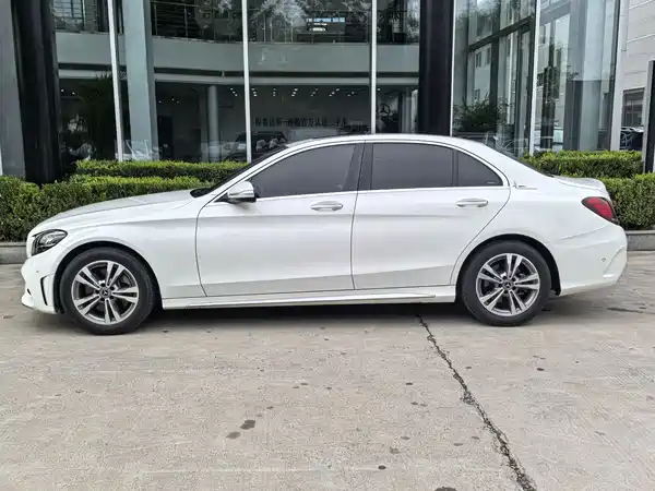 Mercedes-Benz C-Class 2020