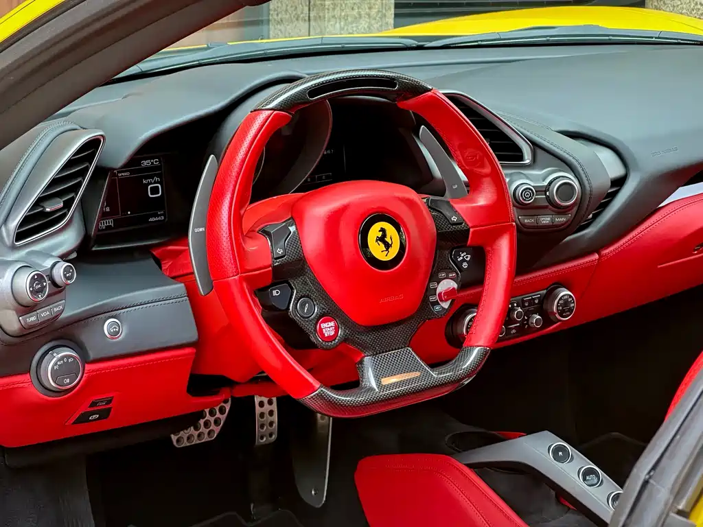 Ferrari 488 2017 — фото 11