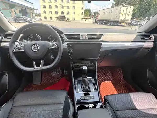 Skoda Superb 2021