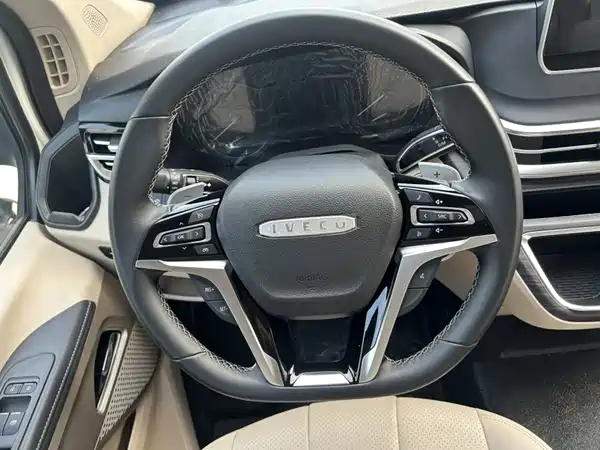 Iveco Star 2025