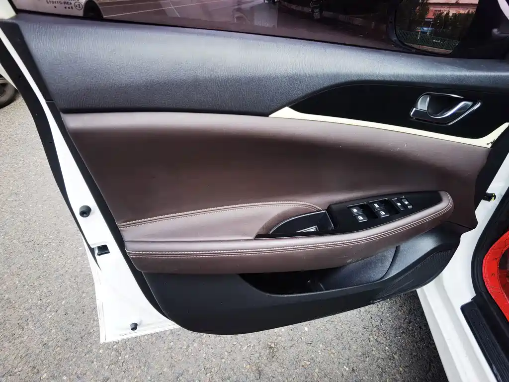 Changan Eado DT 2018 — фото 18