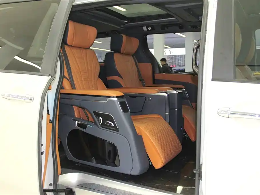 Toyota Sienna 2018 — фото 10