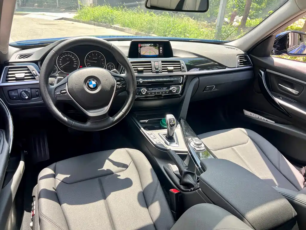BMW 3 Series 2017 — фото 8