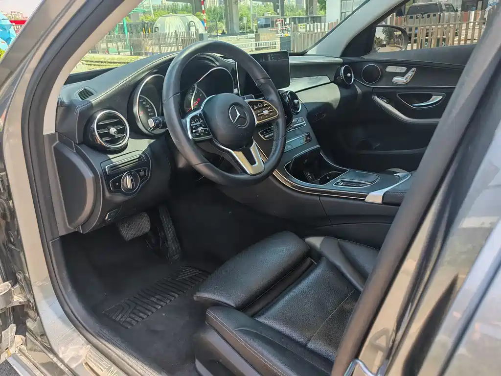 Mercedes-Benz C-Class 2018 — фото 4