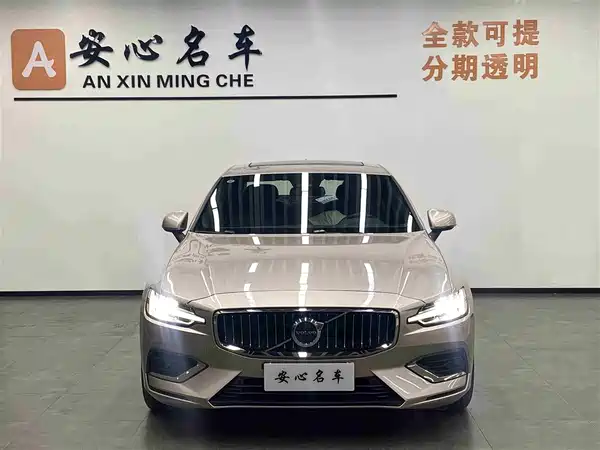 Volvo S60 2025