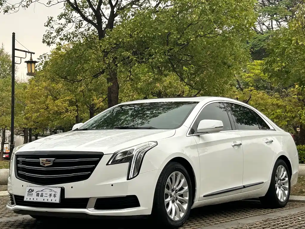 Cadillac XTS 2018 — фото 1