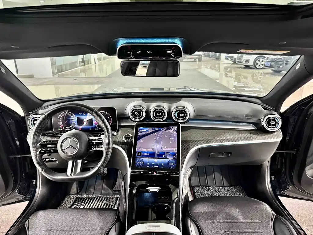 Mercedes-Benz C-Class 2023 — фото 7