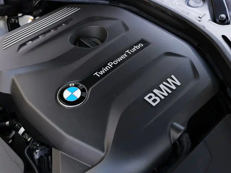 BMW 3 Series 2017 — фото 33