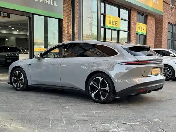 NIO ET5T 2025