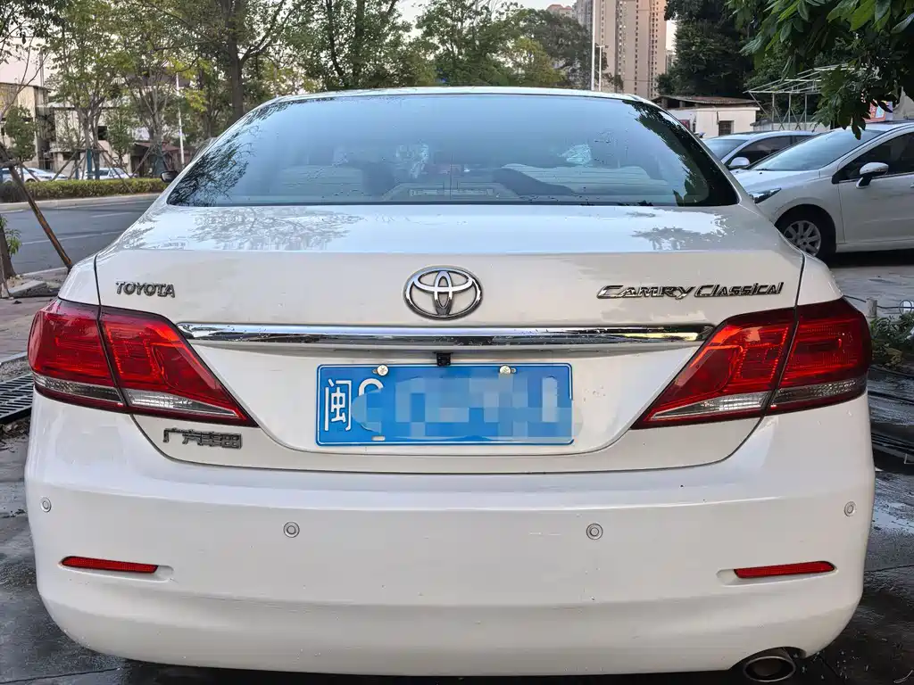 Toyota Camry 2014 — фото 5