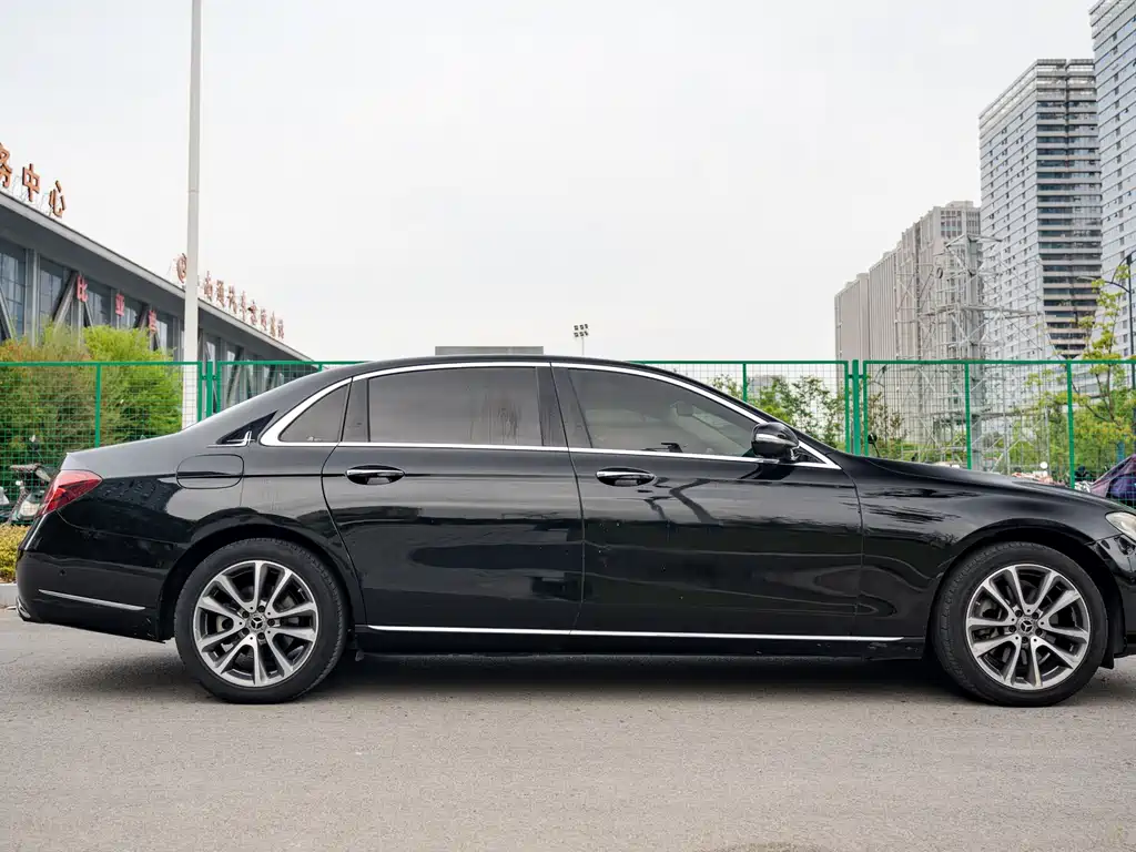 Mercedes-Benz E-Class 2019 — фото 4