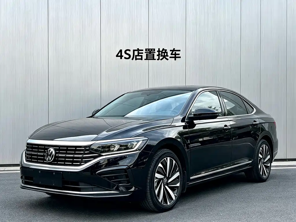 Volkswagen Passat 2023 — фото 1