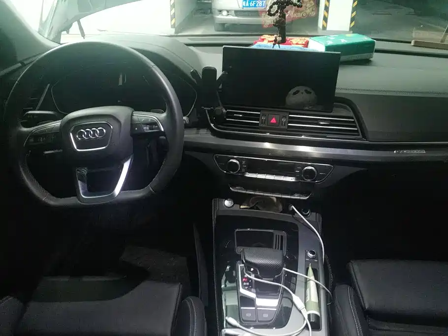 Audi Q5L 2024 — фото 12