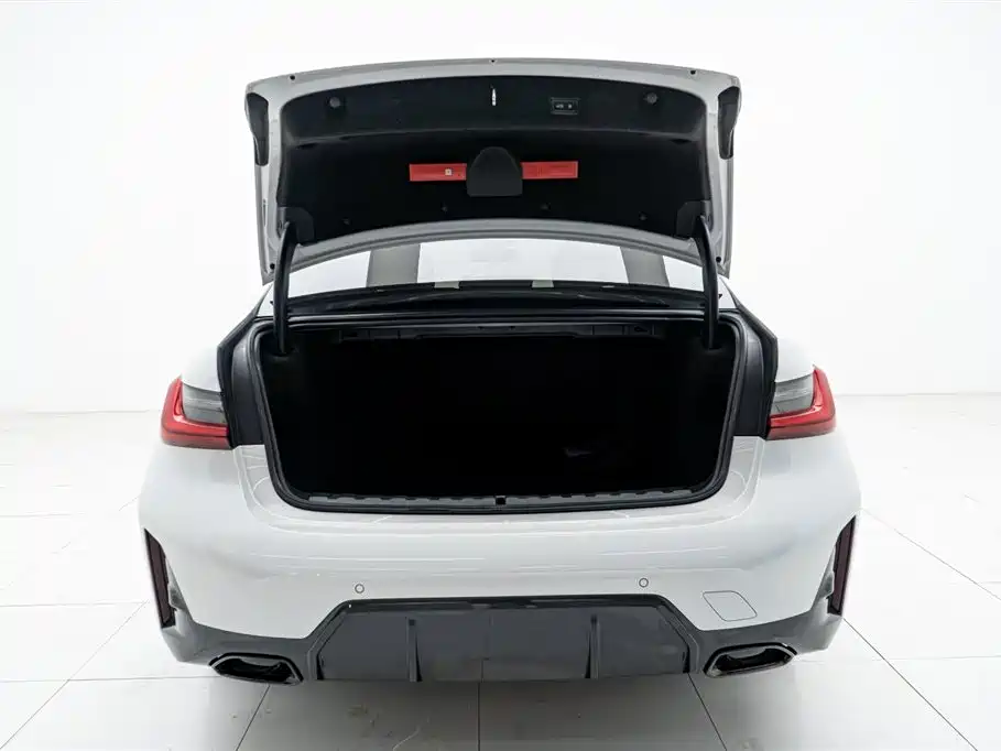 BMW 3 Series 2024 — фото 14