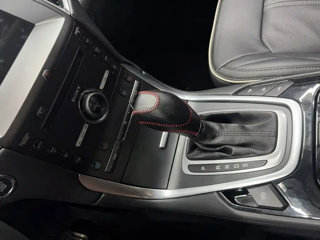 Ford Edge 2018 — фото 15
