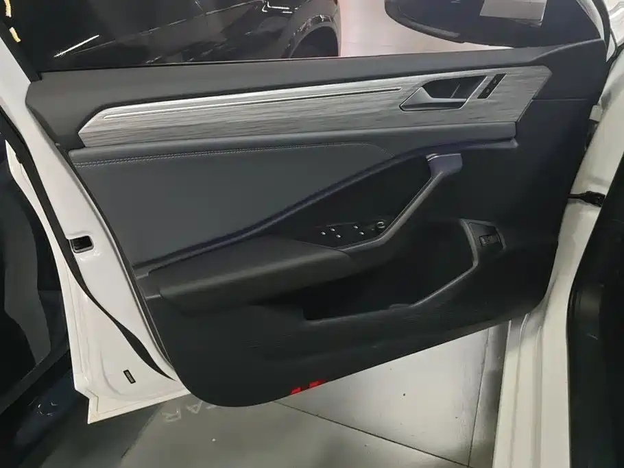 Volkswagen Sagitar 2025