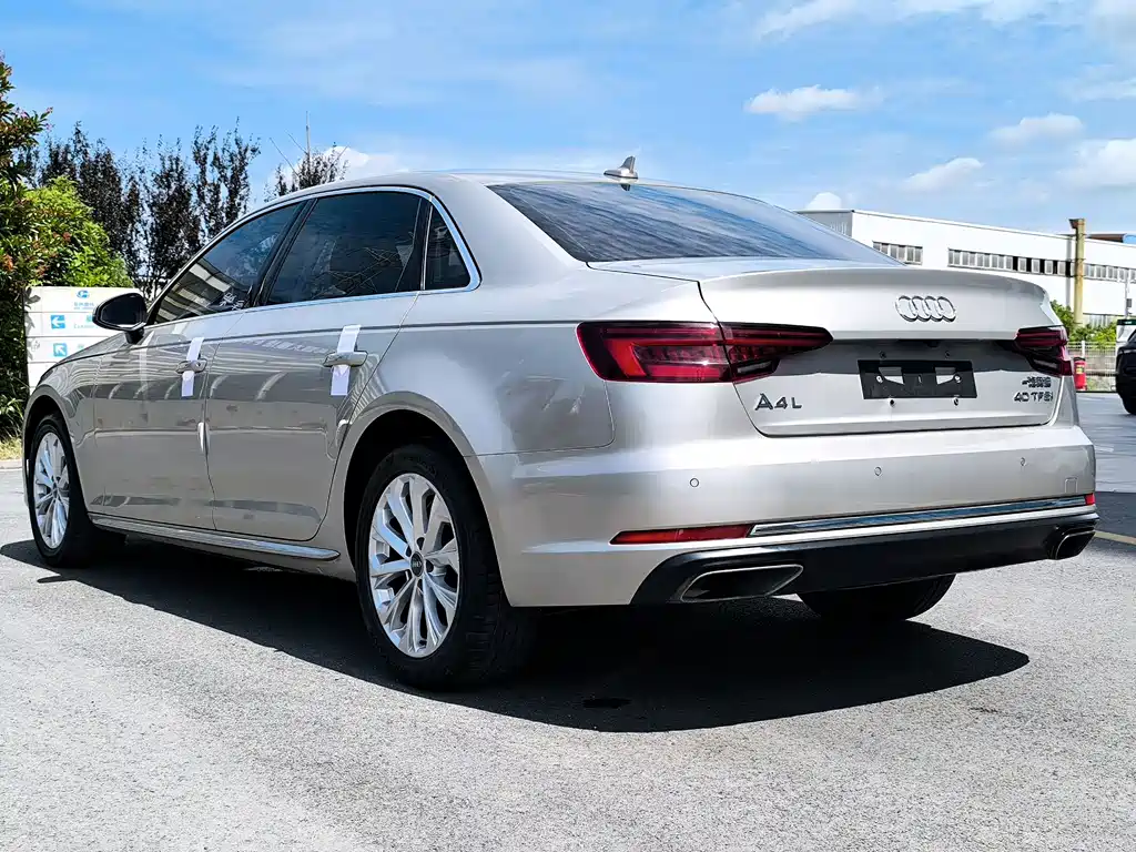 Audi A4L 2020 — фото 26