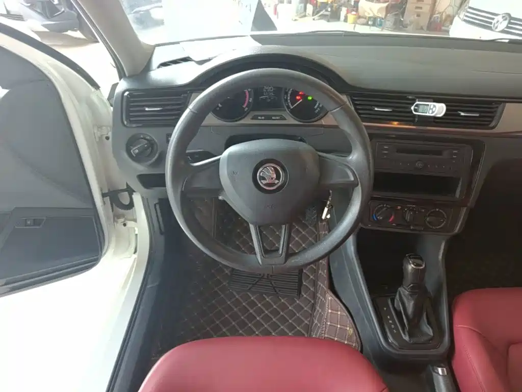 Skoda Rapid 2021 — фото 11