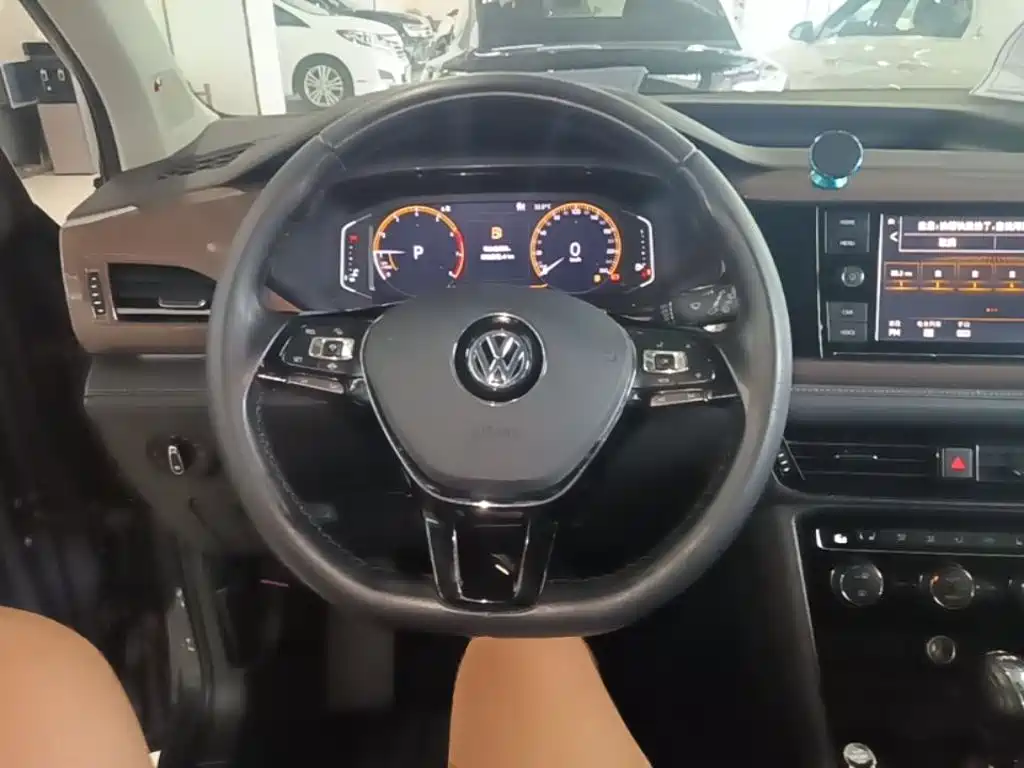 Volkswagen Tharu 2019 — фото 11