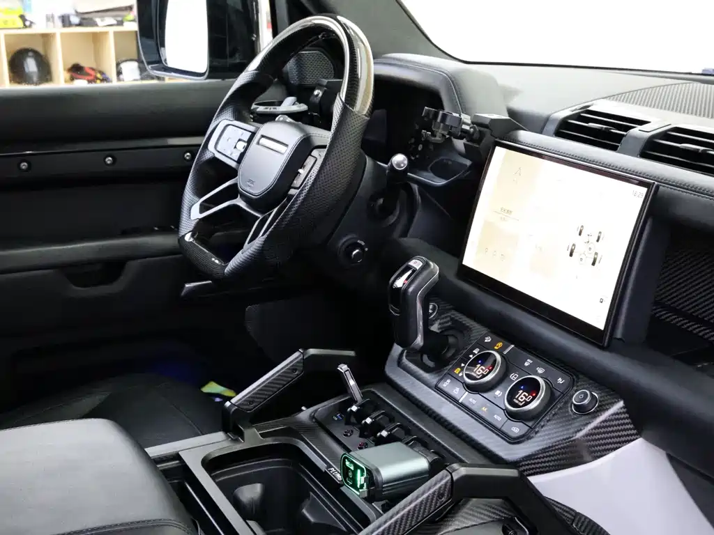 Land Rover Defender 2022 — фото 12