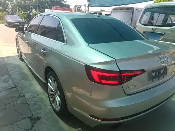 Audi A4L 2018