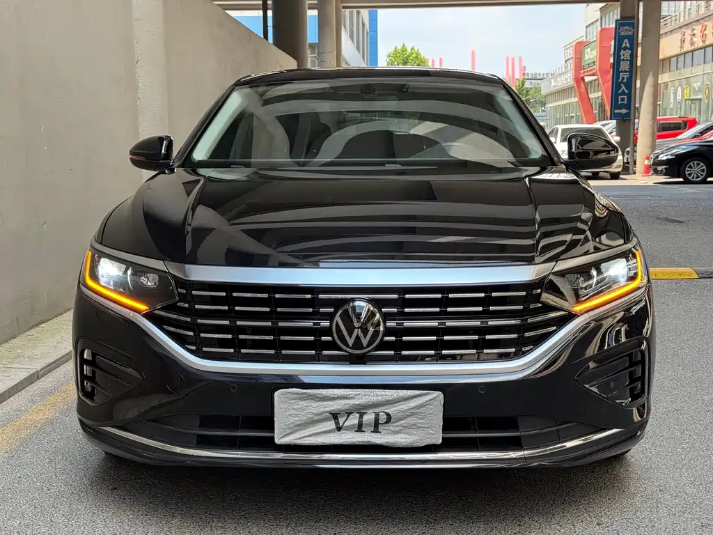 Volkswagen Passat 2023