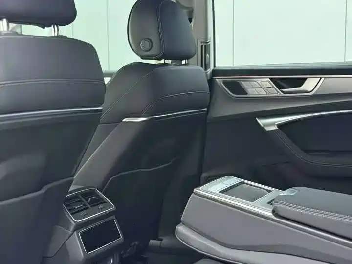 Audi A7L 2024 — фото 6