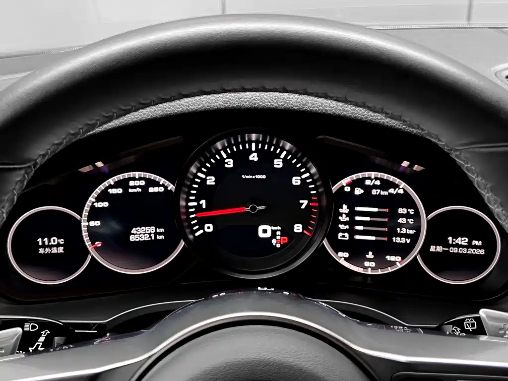 Porsche Cayenne 2018 — фото 11