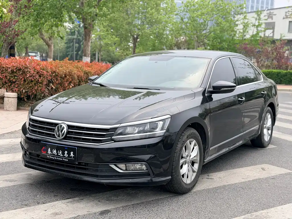 Volkswagen Passat 2018 — фото 1