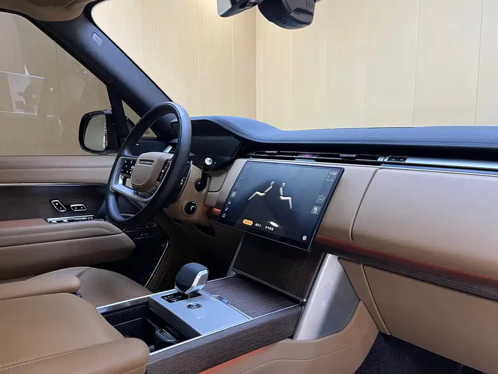 Land Rover Range Rover 2025 — фото 12