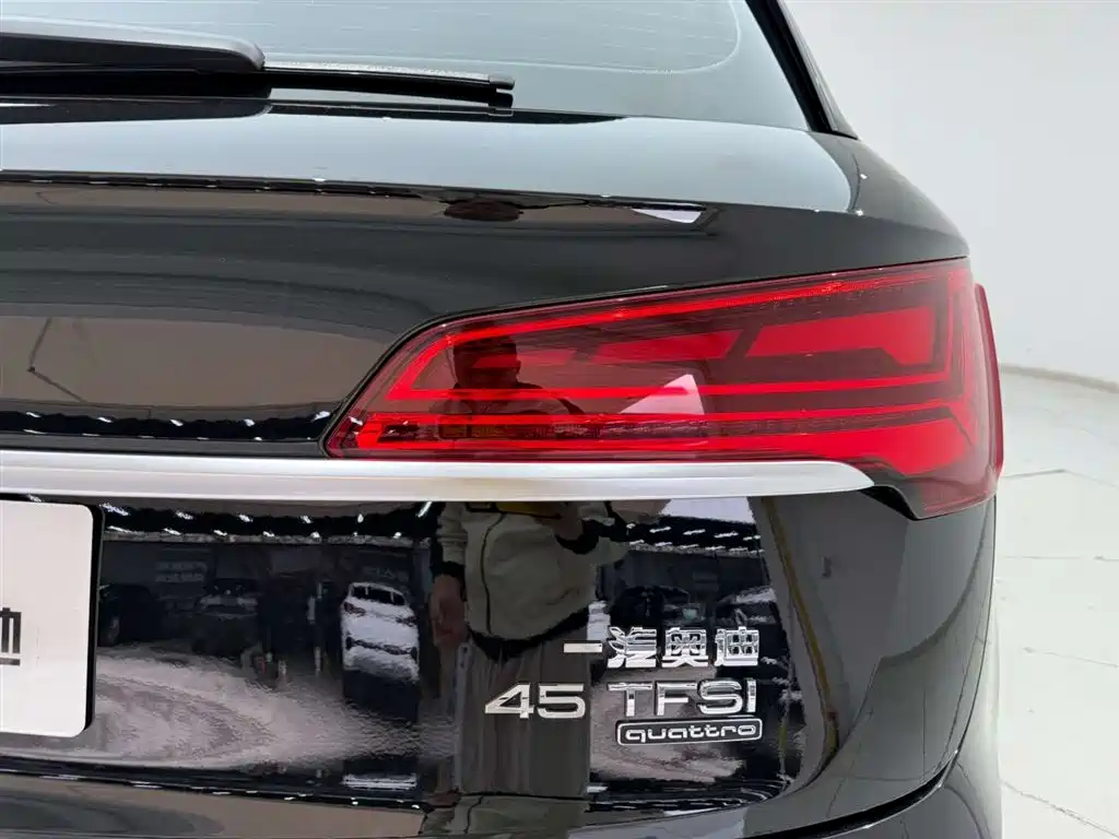 Audi Q5L 2022 — фото 10