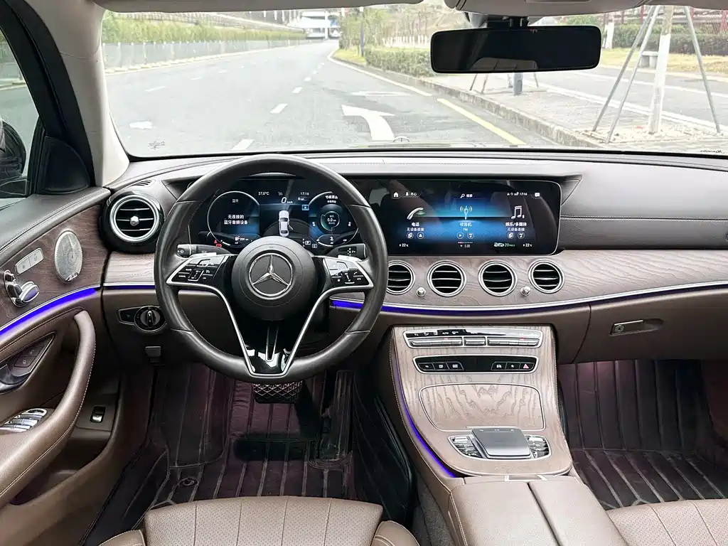 Mercedes-Benz E-Class 2022 — фото 13