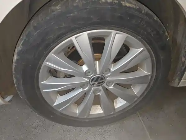 Volkswagen Sagitar 2013