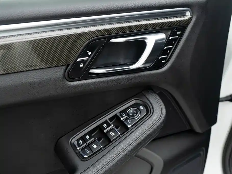 Porsche Macan 2015 — фото 15