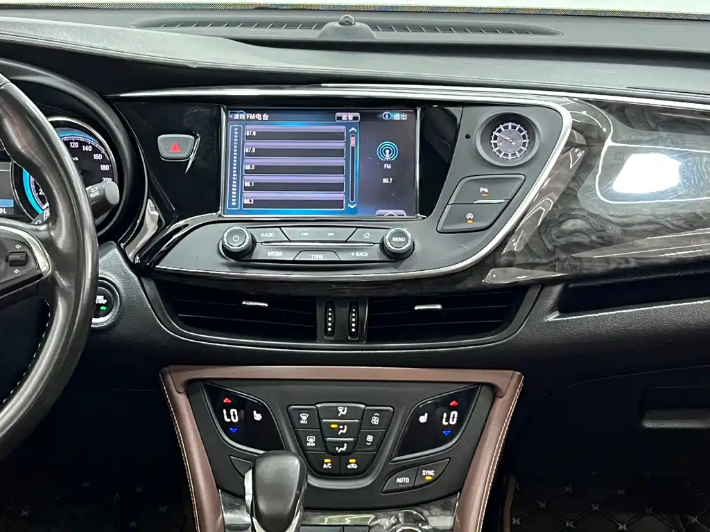 Buick Envision Plus 2016 — фото 14