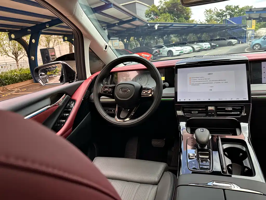 GAC Motor Trumpchi E9 2025 — фото 11